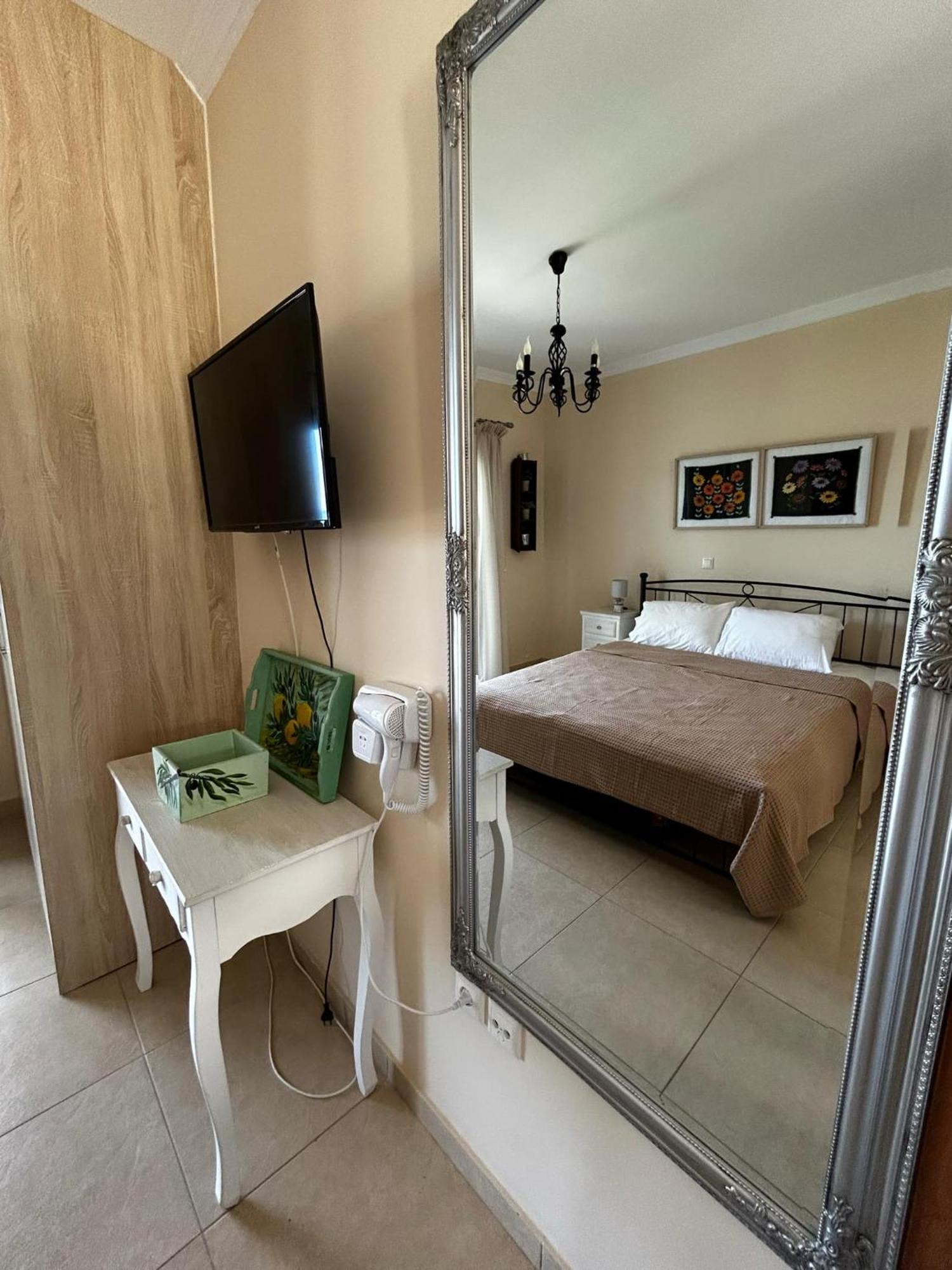 Beachfront Apartments Karpathos Luaran gambar